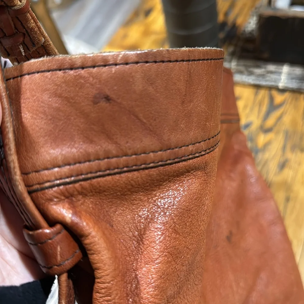 FRYE VINTAGE BROKEN IN FRYE COGNAC TOTE - Picture 9 of 12